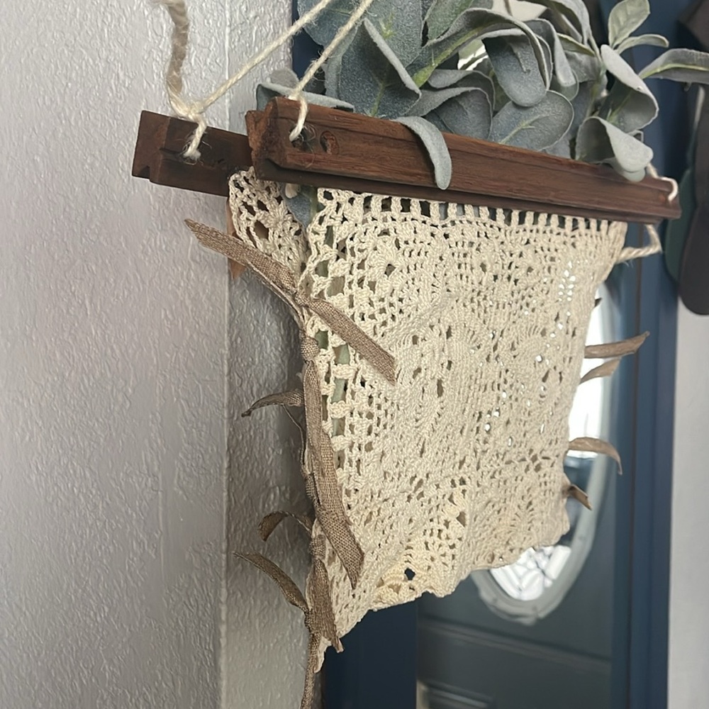 Homemade vintage doily hanging wall pocket - Picture 4 of 9